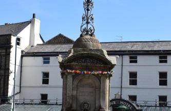 The Buxton Retreat A Luxurious 3-Storey Townhouse with Four Poster Bed and Double Jacuzzi Bath" - Photo 39