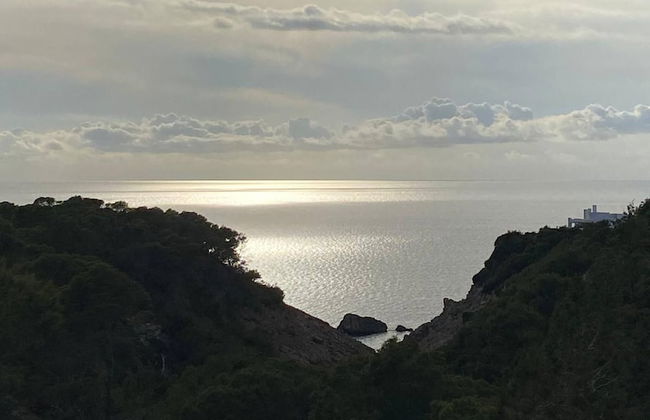 Oceanfront Retreat in Sant Josep de sa Talaia With Shared Pool - Foto 2