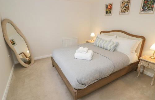 Silverstone Paddock Retreat - Photo 24