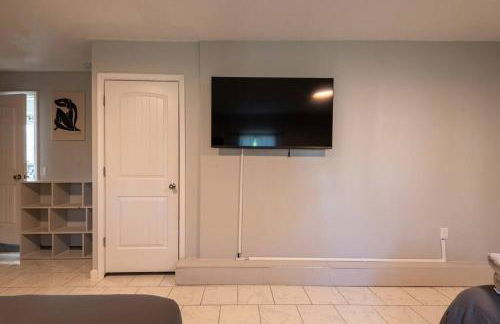 Cruise Haven with Pool, 15 Min to Port Canav & Beach - Foto 3