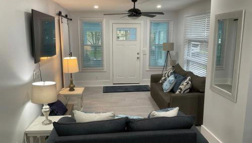 Cozy Coastal Retreat N Lake Ontario Sleeps 8 - Foto 4