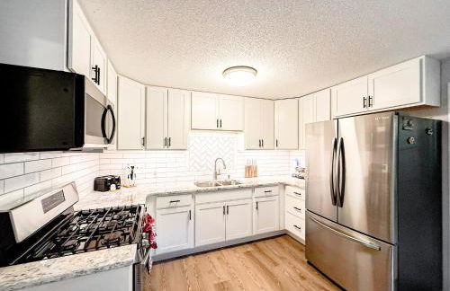 Lakefront 4BD2BADockGrillDecksFirepit-12PP - Photo 57