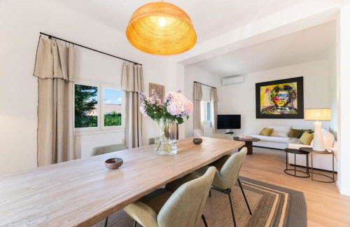 Maison Tropézienne en plein centre avec jardin et piscine - Photo 1