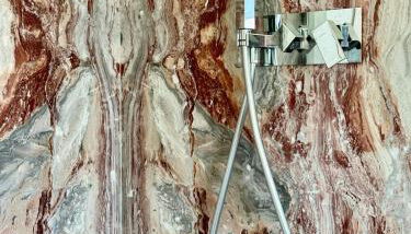 Top floor design apt, 3bd, 2bt! - Photo 3