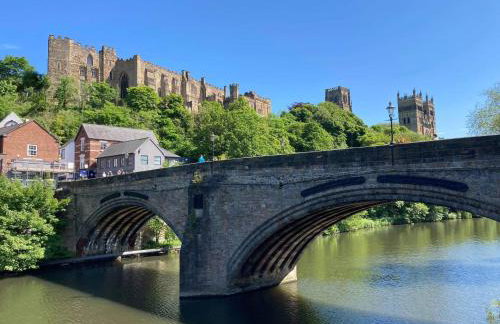 The Mayoress - Durham - Photo 22