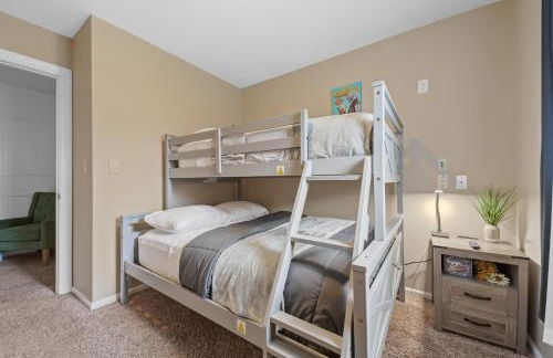 Family Escape with Yard, Fire Pit and EV Charger - Foto 34