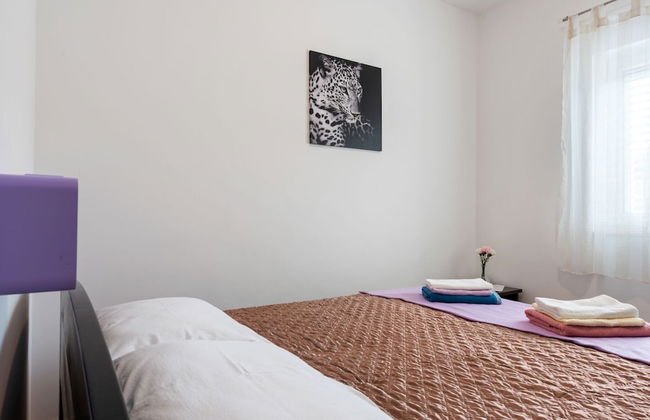 Simplistic Apartment in Neviđane near Sea - Foto 5