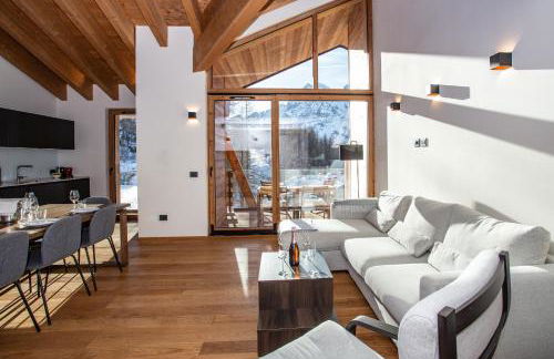 FLORA ALPINA EXPERIENCE - "Ski-to-Door" Brand New Chalet Apartments with Indoor Garage and Mountain View - Foto 12