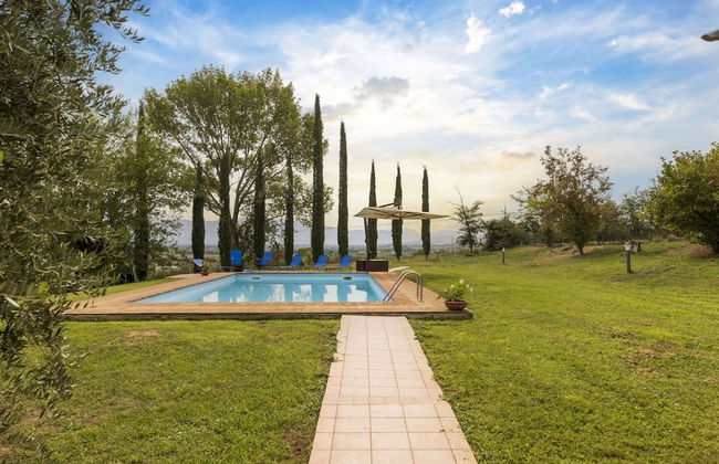 Classic Villa for Family With Pets - Photo 31