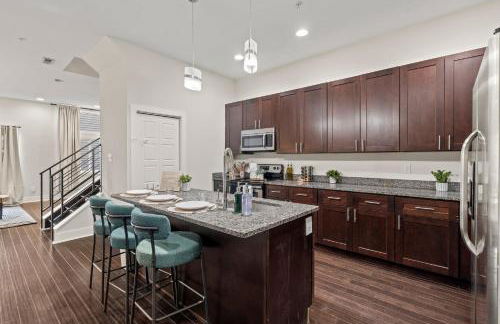 Luxury 3BR Rooftop Apartment Walk to MET and Metro - Foto 13