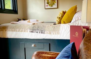 Robin's Nest (Top Cabin) - Photo 6