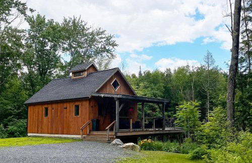 Newly Built Cabin w/ Hot Tub - 16 Mi to Stowe Mtn! - Foto 3