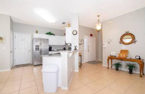 Newly Renovated Close to Disney w Private Pool - Foto 12