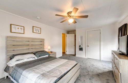 Steps to Crystal Lake Spacious Retreat with Views - Foto 21