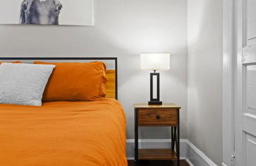 Stylish Home in Historic District Near Riverwalk - Foto 41