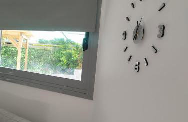 Moschato modern cozy apartment with private yard - Foto 25