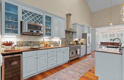 Grand Home on 10 Acres in Surf City w/Private Pond! - Foto 7