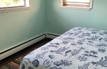 Beach Front on the Bay in our Rustic, Pet Friendly Cottage home - Photo 52