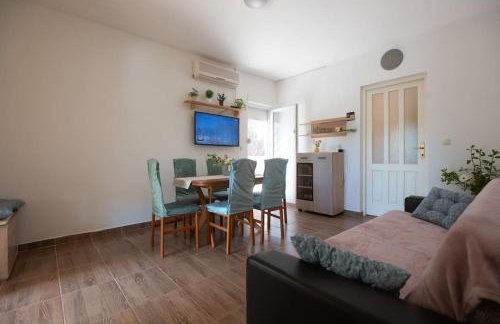 Whole estate just for you, 20m from sandy beach - Photo 43