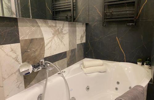 Family & Business Sauna Apartments No15 Leśny nad Zalewem Cedzyna Unikat - 3 Bedroom with Private Sauna, Bath with Hydromassage, Terrace, Garage, Catering Options - Foto 33