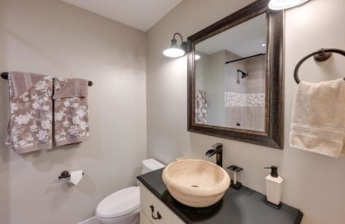 Beautiful Franklin Home with Bunkhouse and Hot Tub! - Foto 25