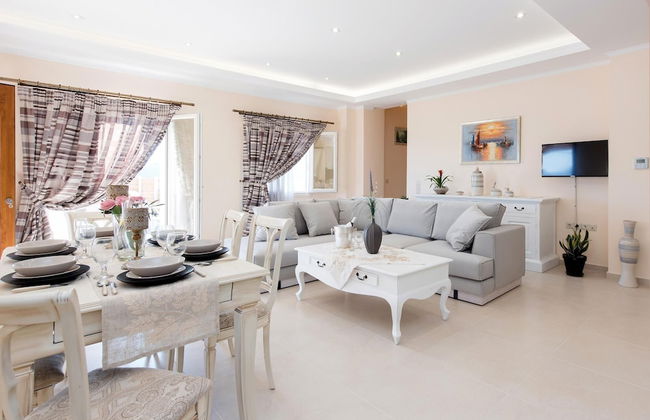 Villa Frosso Large Private Pool Walk to Beach Sea Views A C Wifi Car Not Required - 556 - Foto 39