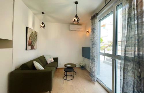 Cozy seaside apartment with private pool & terrace - Foto 20