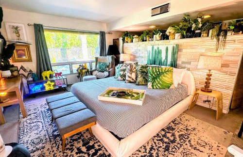 The Twin Palms Art House - vibrant, design-centric oasis, 2 mi to dowtown PS ID 3629 - Foto 19