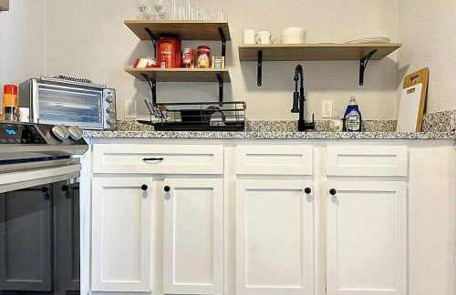 Vintage Vibes Modern Comfort 2BR for 6 Guests - Foto 5