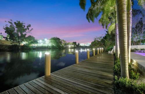 Lakefront Family Fun Home with Private Dock 3BR 2B - Foto 52