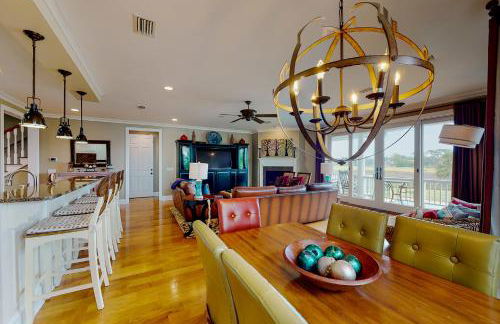 Fantastic getaway with private pool, deck, game room, AC & fast WiFi - Foto 16