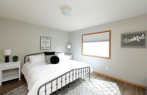 Updated Twin Home near Sanford Medical Center - Foto 2