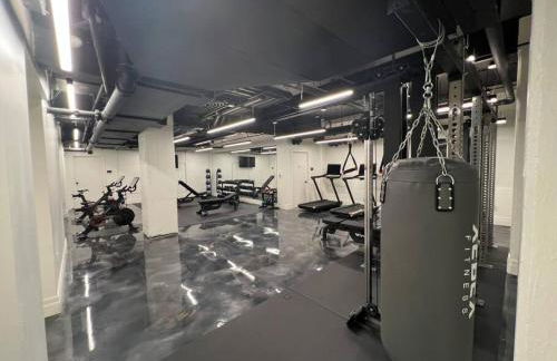 Cozy 2BR On Rvrwalk Gym and Parking Near Conv Ctr - Foto 58