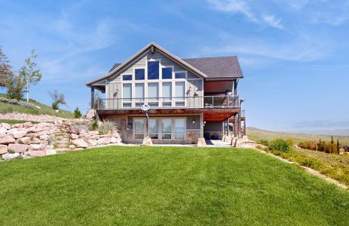 8 Bed 5 Bath Vacation home in Fish Haven - Photo 32