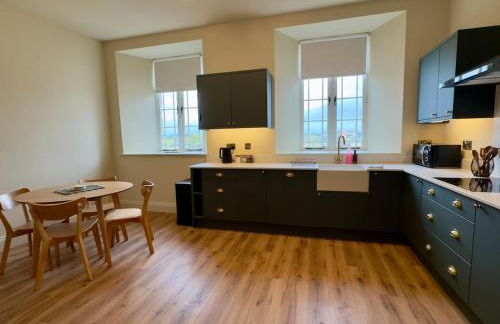 Spacious & stylish riverside apartment in Ross on Wye - Foto 1