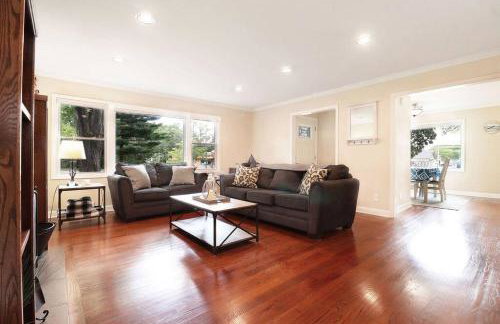 Chain O Lakes Nautical 4Bed 3Bath Waterfront with Bonus Room, Large Deck and Hot Tub - Foto 32