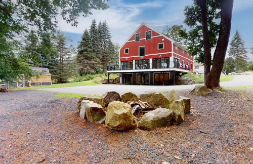Red Barn & Blueberries - Photo 3