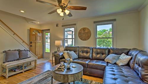 Updated Home with Patio Half Mile to West Point - Foto 3