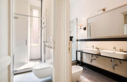 Flat Three - Photo 9