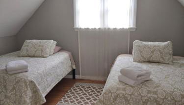 Entire Saratoga Springs Rental House For You! Walk to Racecourse and Close to Downtown and SPAC!! - Foto 5