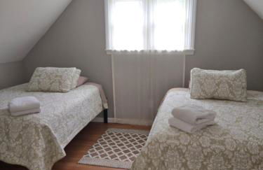 Entire Saratoga Springs Rental House For You! Walk to Racecourse and Close to Downtown and SPAC!! - Foto 5