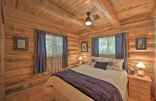 Scenic Riverfront Retreat with Hot Tub and Kayaks! - Foto 12