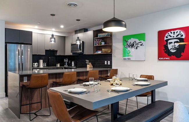 Revel in the Stoke by Revelstoke Vacations - Foto 10