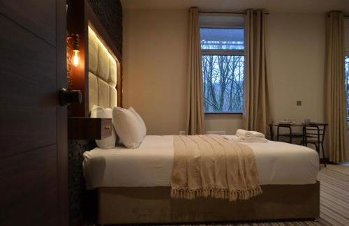 Afan Valley Hotel Suites Modern Ensuite Room for Contractors with Free Parking & WiFi - Foto 9