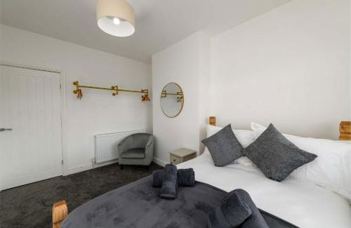 Welsh 3 Bedroom Retreat w Garden Parking Wifi - Photo 9