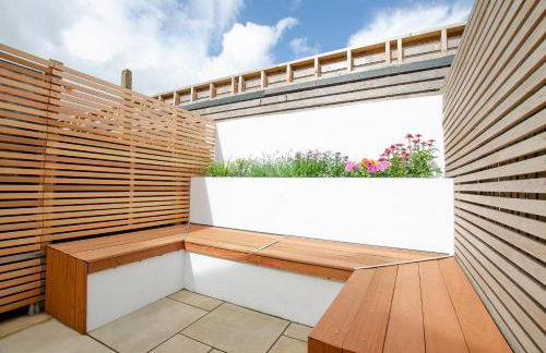 Entire Modern Apartment with Garden Near Underground Station - Foto 9