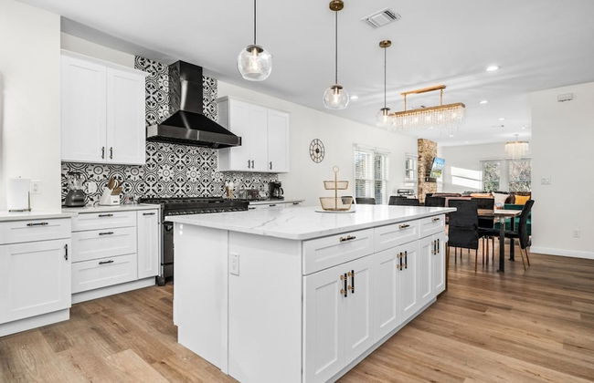 Bold Bright 4BR 3 5full Baths Near Riverwalk Dtown - Foto 7