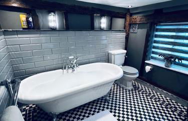 The Foremans House, With Hot Tub, A luxurious Historical pre 16th Century Grade II Listed House, location Essex in a picturesque Village, Country Pub In walking Distance - Foto 28