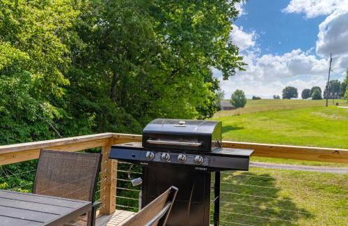 New Riverfront Home with Mtn Views - Foto 17