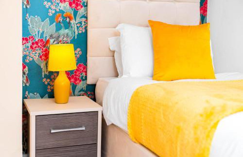 Modern 6-Bedroom Home - Sleeps 12 - Parking - Garden 568P - Foto 61